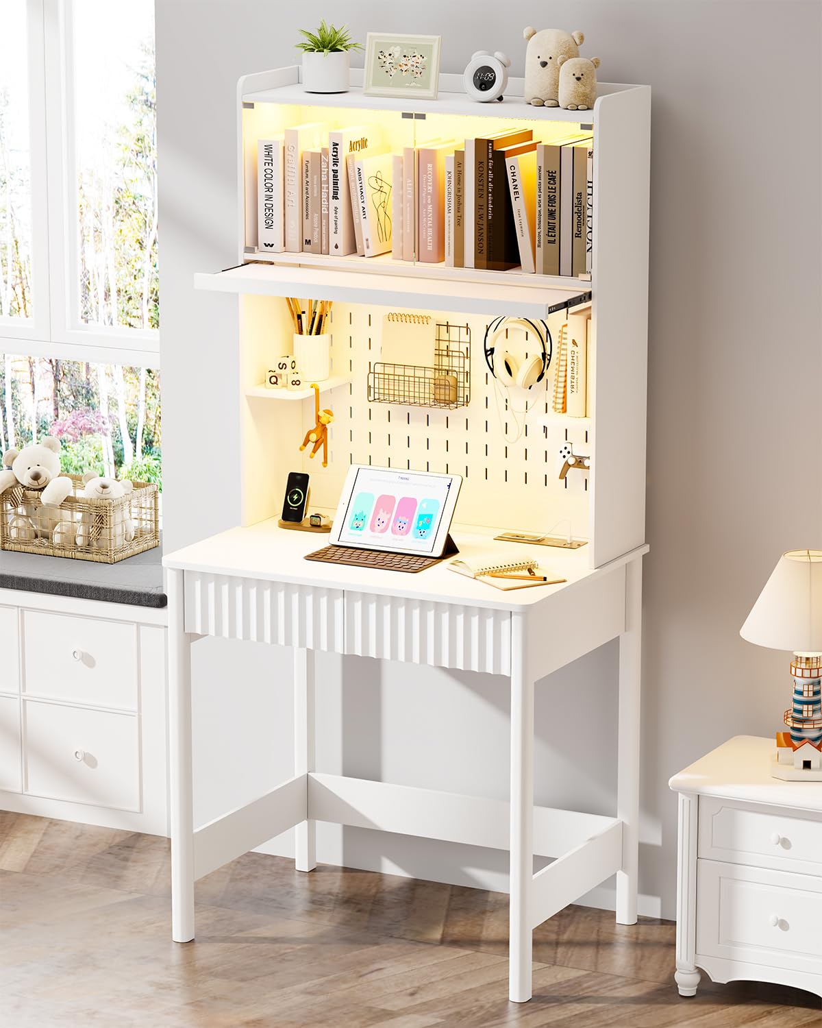 Białe biurko z gniazdkami, mał – Office Furniture Outlet recenzja i cena